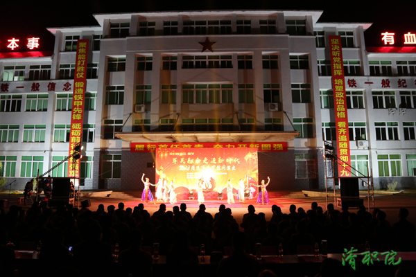 2018年1月22日，betvicort伟德
，春节送温暖－到部队慰问演出2-600.jpg